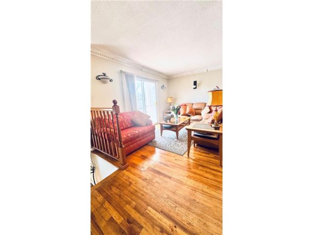  3 BR,  2.00 BTH &nbsp;Multi-family style home in Canarsie