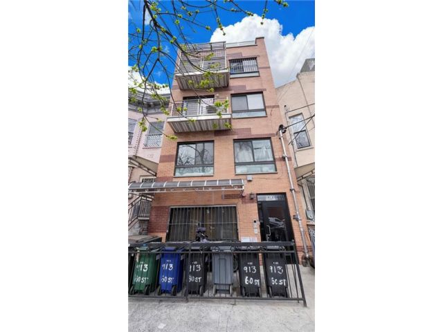 1 BR,  1.00 BTH &nbsp;Condominium style home in Boro-park