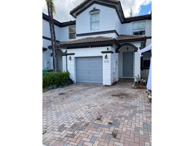  3 BR,  3.00 BTH &nbsp; style home in Medley