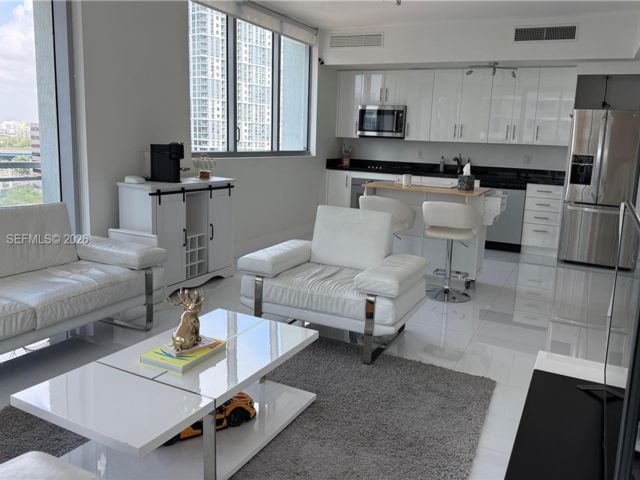  2 BR,  2.50 BTH &nbsp; style home in Miami