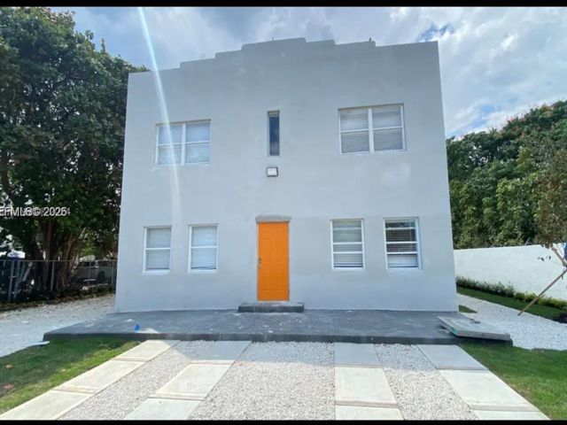  2 BR,  1.00 BTH &nbsp; style home in El Portal