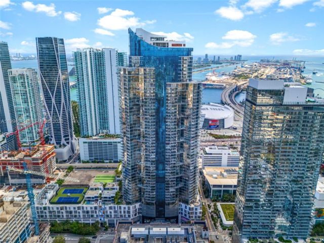  2 BR,  2.00 BTH &nbsp; style home in Miami