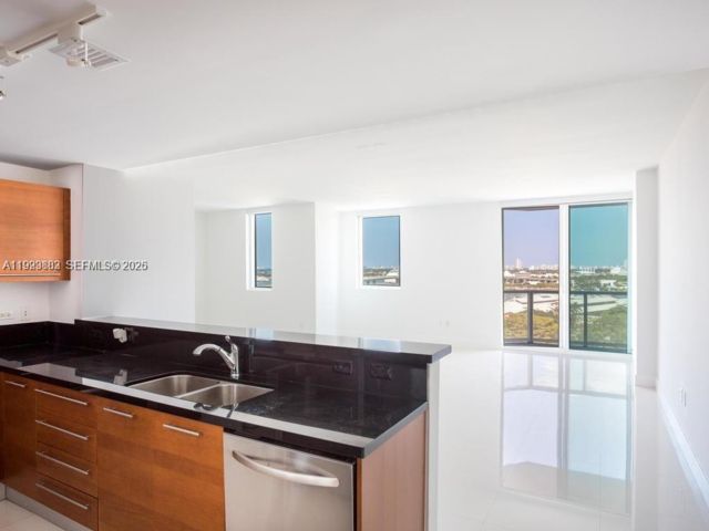  2 BR,  2.50 BTH &nbsp; style home in Miami