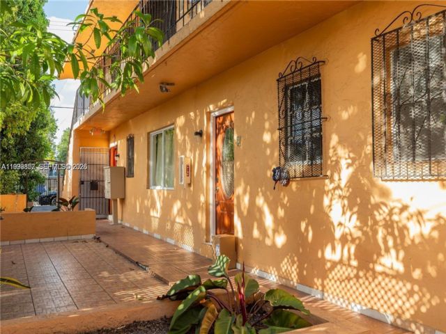  2 BR,  1.00 BTH &nbsp; style home in Miami
