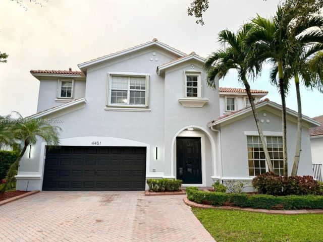  5 BR,  4.00 BTH &nbsp; style home in Weston
