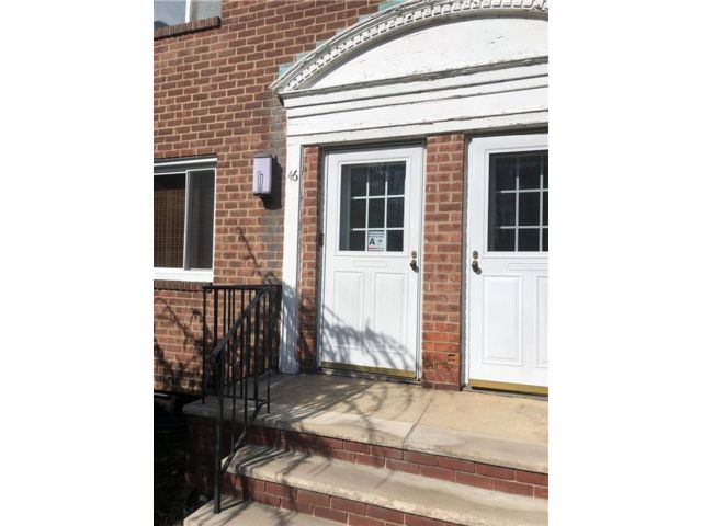  1 BR,  1.00 BTH &nbsp;Co-op style home in Grymes Hill