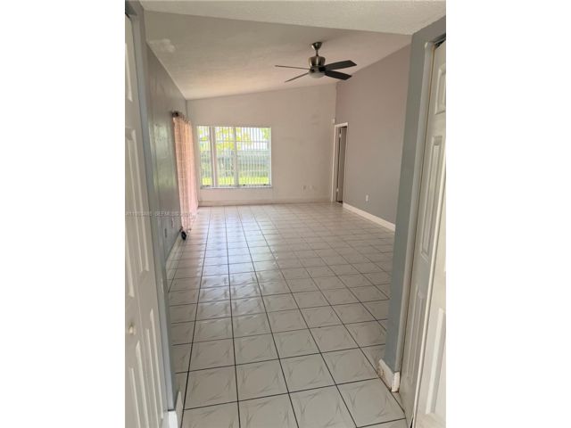[PHOTO]