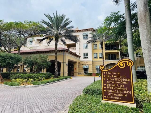  1 BR,  1.50 BTH &nbsp; style home in Weston