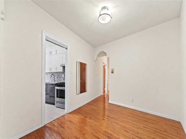  2 BR,  1.00 BTH &nbsp;Co-op style home in Sheepshead Bay