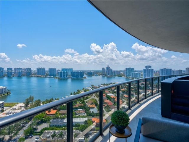  3 BR,  4.50 BTH &nbsp; style home in Sunny Isles Beach