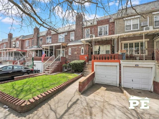  3 BR,  1.00 BTH &nbsp;Single family style home in Marine Park