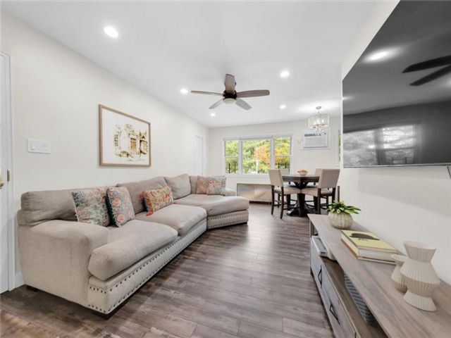  2 BR,  1.00 BTH &nbsp;Co-op style home in Dyker Heights