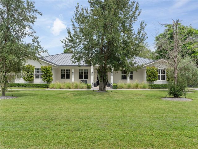  5 BR,  4.00 BTH &nbsp; style home in Miami