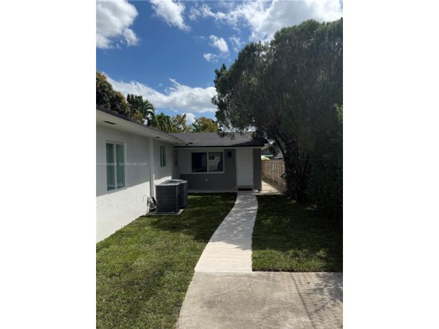  3 BR,  2.00 BTH &nbsp; style home in South Miami