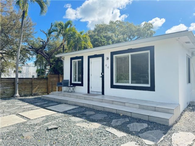  3 BR,  2.00 BTH &nbsp; style home in Miami