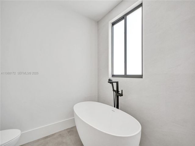 [PHOTO]