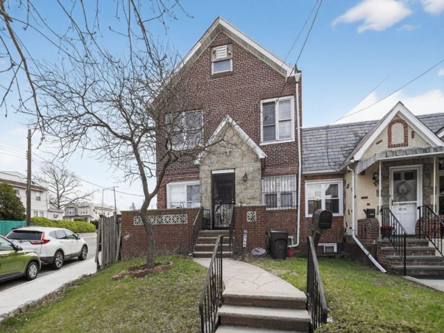 Studio,  1.00 BTH &nbsp; style home in Maspeth