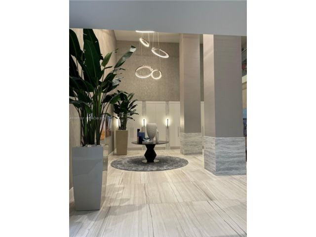  2 BR,  2.00 BTH &nbsp; style home in Hollywood