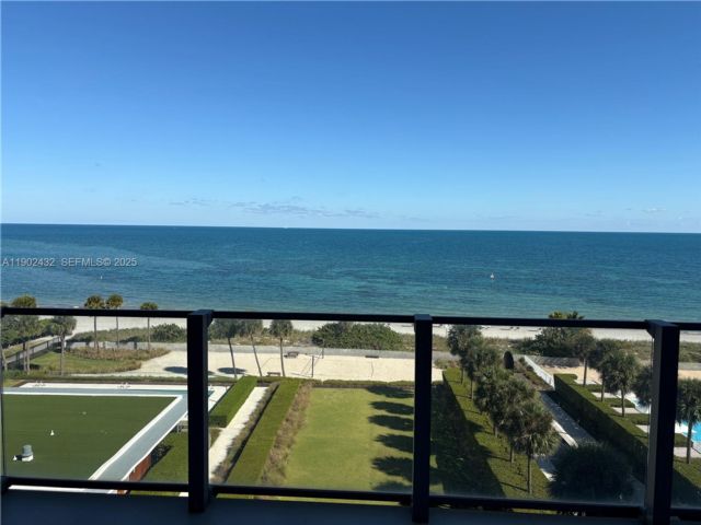  2 BR,  3.50 BTH &nbsp; style home in Key Biscayne