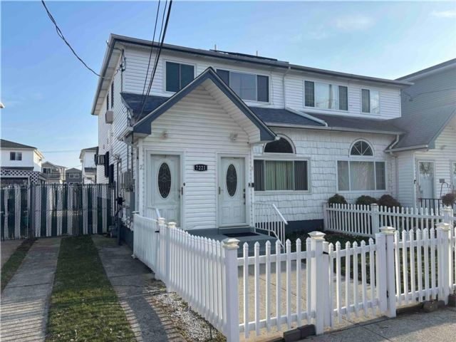 Studio,  0.00 BTH &nbsp;Multi-family style home in Arverne