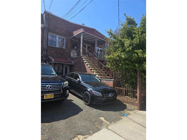 Studio,  0.00 BTH &nbsp;Multi-family style home in Canarsie