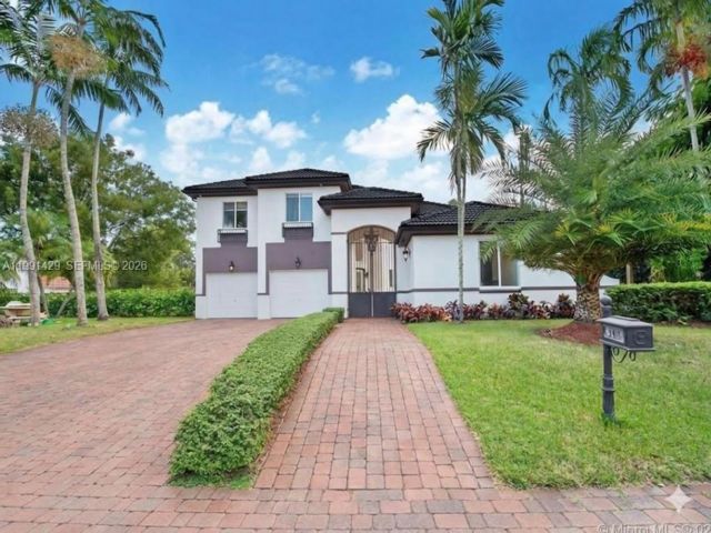  5 BR,  3.50 BTH &nbsp; style home in Palmetto Bay