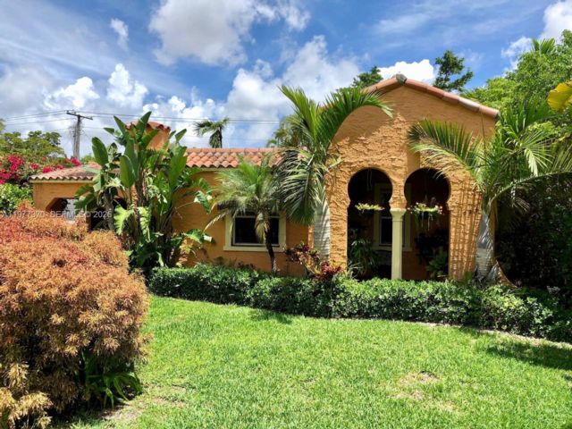  2 BR,  2.00 BTH &nbsp; style home in Coral Gables