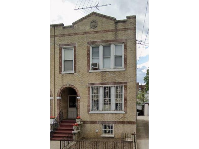 5 BR,  0.00 BTH &nbsp;Multi-family style home in Sheepshead Bay