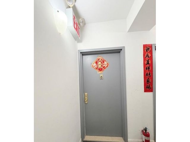  2 BR,  1.00 BTH &nbsp;Condominium style home in Sunset Park