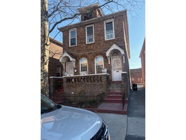  9 BR,  3.00 BTH &nbsp;Multi-family style home in East Flatbush