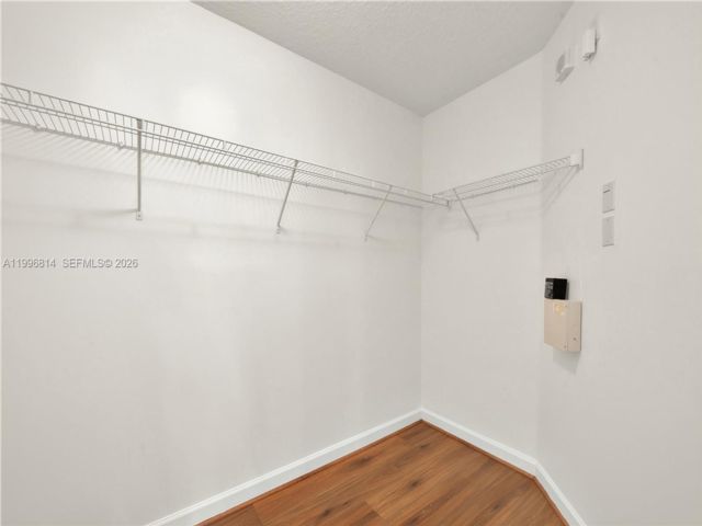 [PHOTO]