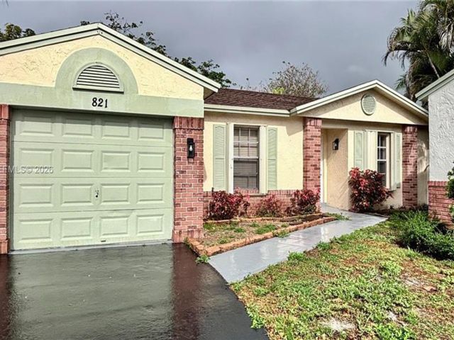 [Davie Real Estate, listing number 3335990]