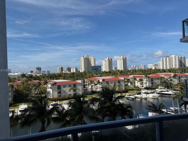 [Aventura Real Estate, listing number 3335994]