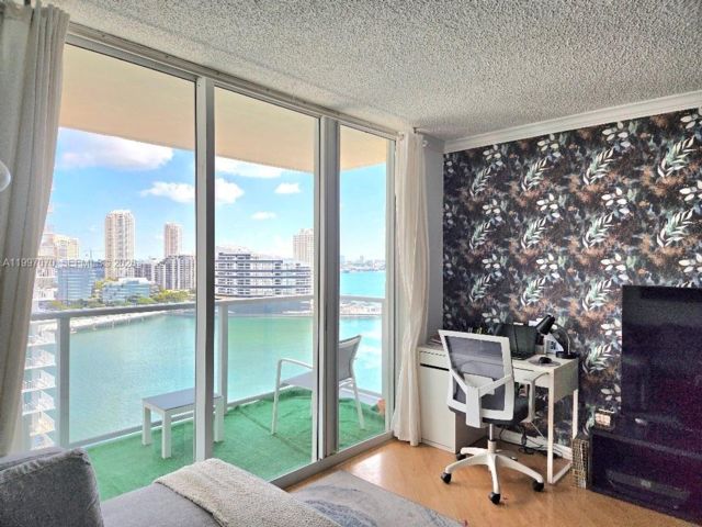  1 BR,  1.00 BTH &nbsp; style home in Miami