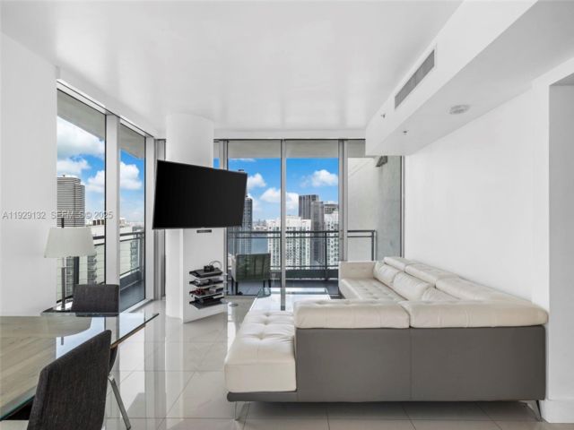  2 BR,  2.50 BTH &nbsp; style home in Miami