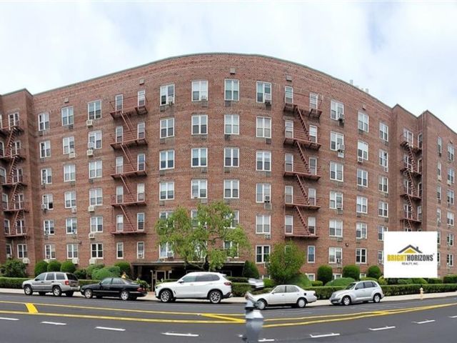  1 BR,  1.00 BTH &nbsp;Co-op style home in Brooklyn