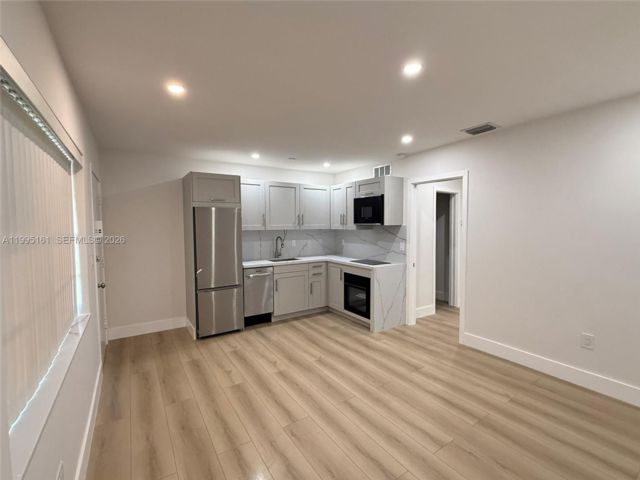  1 BR,  1.00 BTH &nbsp; style home in Carl Fisher