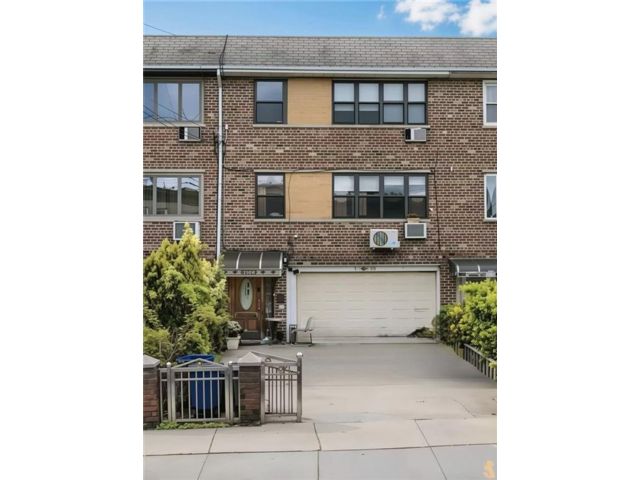  5 BR,  0.00 BTH &nbsp;Multi-family style home in Dyker Heights