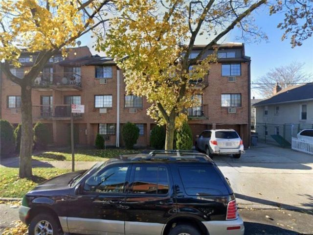  1 BR,  1.00 BTH &nbsp;Condominium style home in Canarsie
