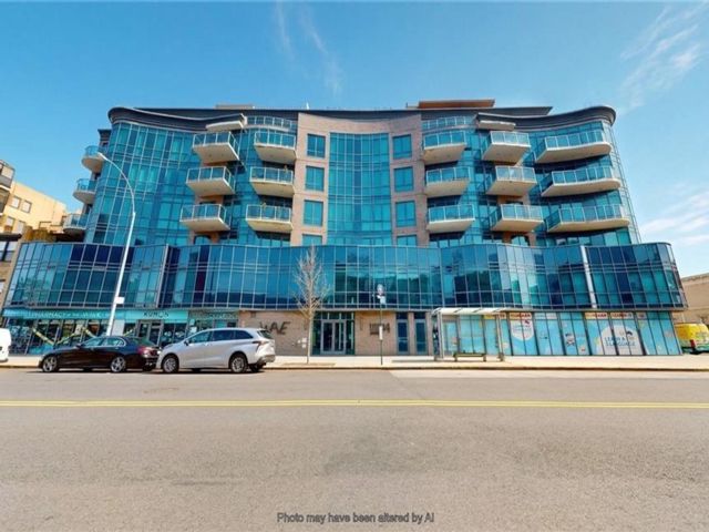  2 BR,  2.00 BTH &nbsp;Condominium style home in Manhattan Beach