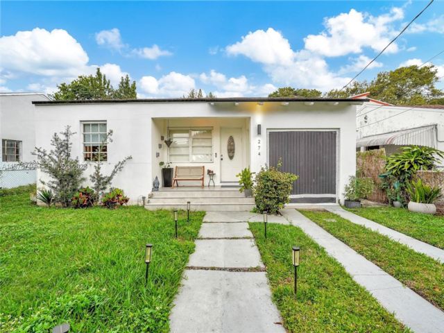  3 BR,  3.00 BTH &nbsp;European style home in Miami