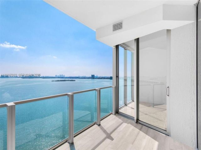  2 BR,  2.00 BTH &nbsp; style home in Miami