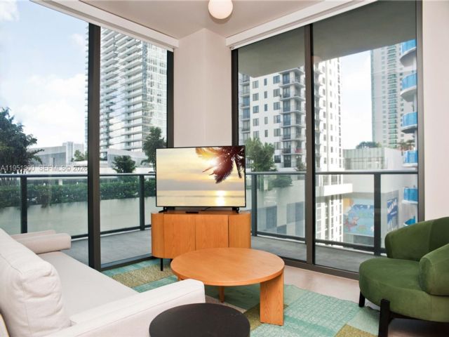  2 BR,  2.00 BTH &nbsp; style home in Miami