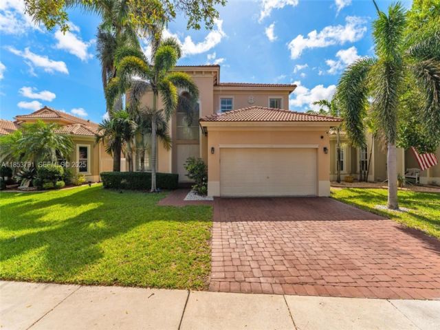 4 BR,  2.50 BTH &nbsp; style home in Homestead