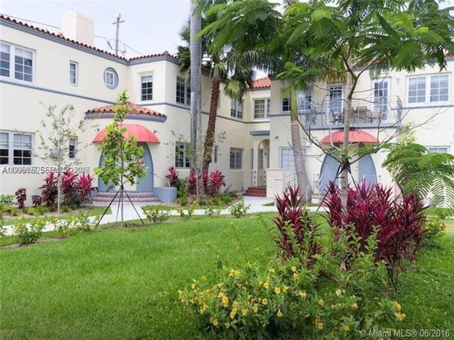  2 BR,  2.00 BTH &nbsp;Apartment style home in Miami Beach