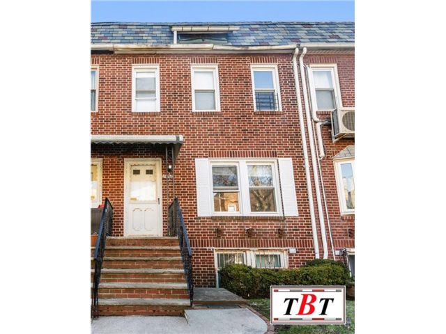  3 BR,  2.00 BTH &nbsp;Single family style home in Marine Park