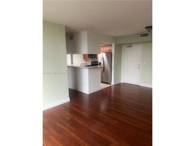  2 BR,  2.00 BTH &nbsp; style home in Miami