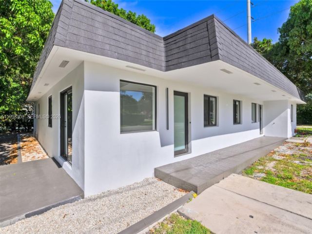  2 BR,  1.50 BTH &nbsp; style home in Biscayne Park