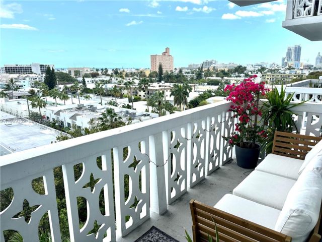  1 BR,  1.50 BTH &nbsp; style home in Carl Fisher