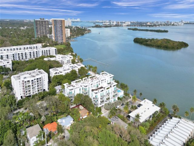 [El Portal Real Estate, listing number 3336309]